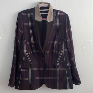 Unique tux style blazer with stand up grey flannel collar